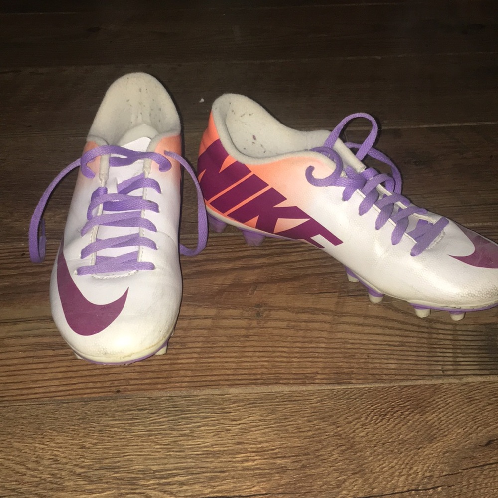 Soccer cleats